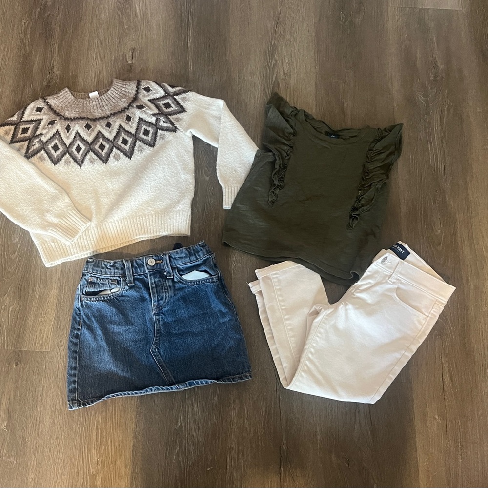 💕Old Navy Bundle Cozy Sweater, ruffle shirt, Denim skirt and Jeans 💕